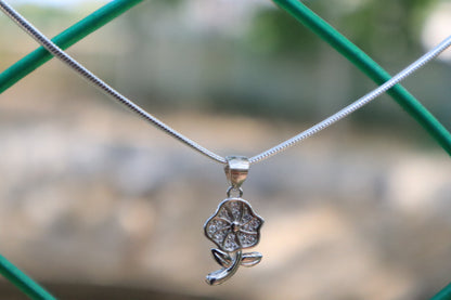 Silver Platted Flower pattern Pendant Chain with Stones