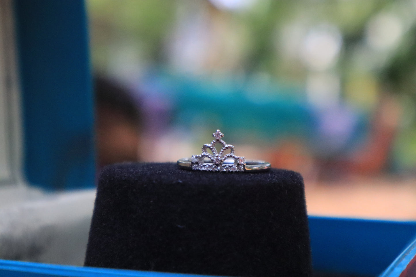 Elegant Silver Regal Crown Ring - Zubee Silver