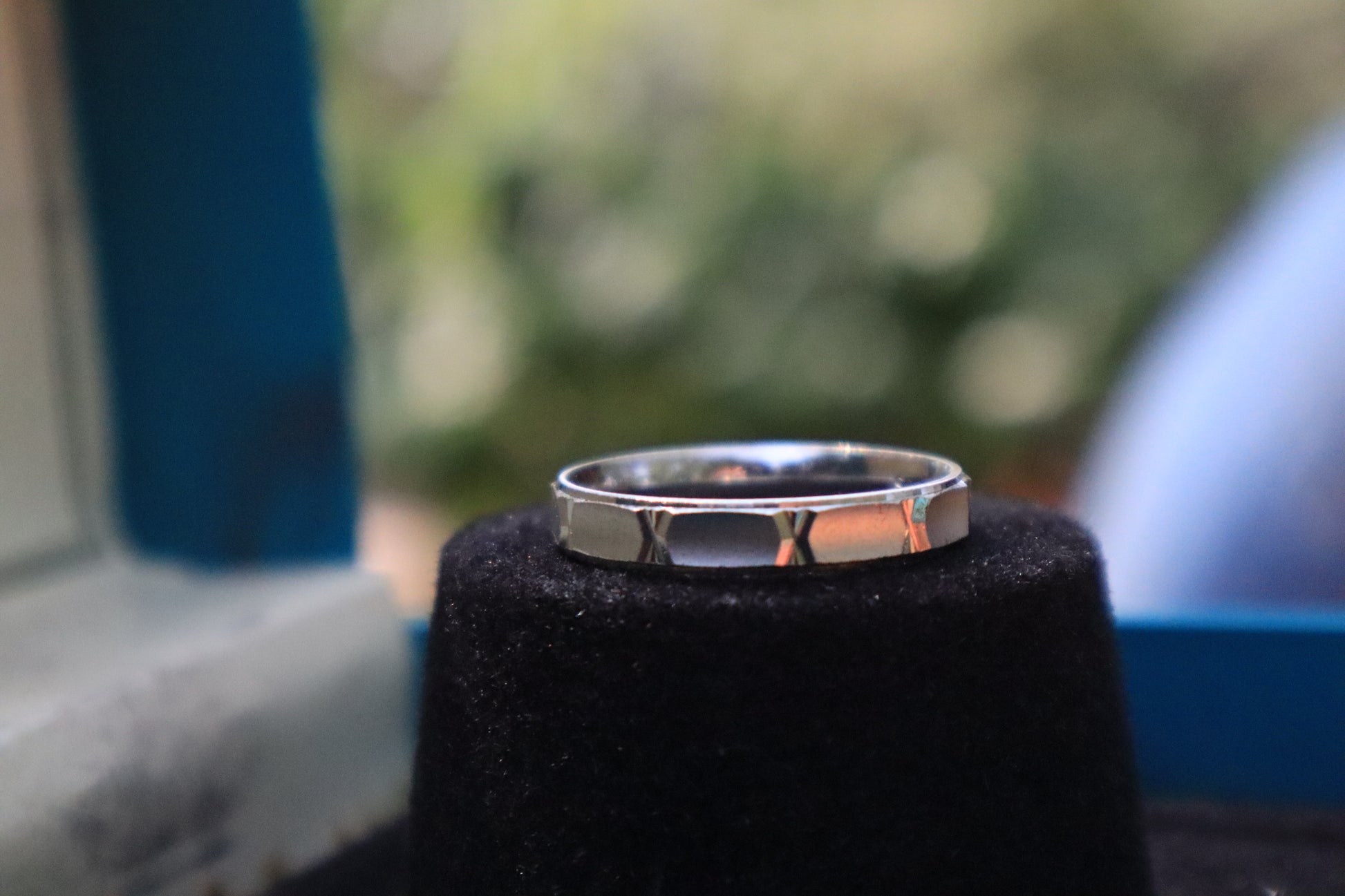 Elegant Silver Box Cut Plain Ring